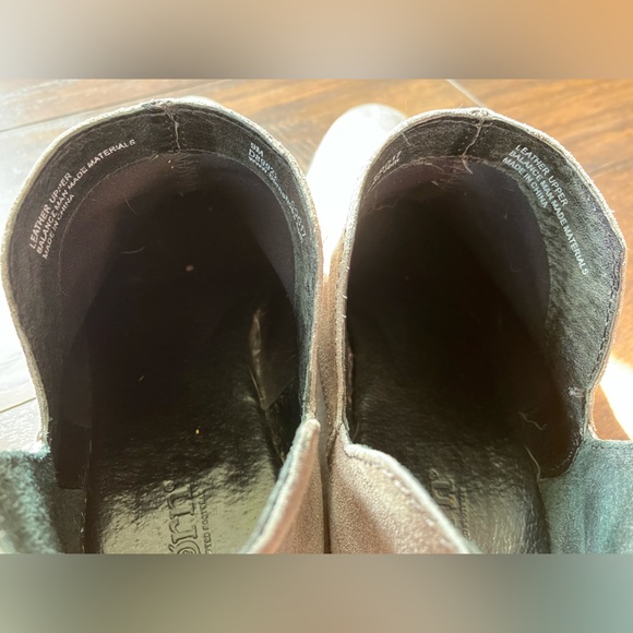 Born Kerri Bootie Distressed Gray - Picture 8 of 8